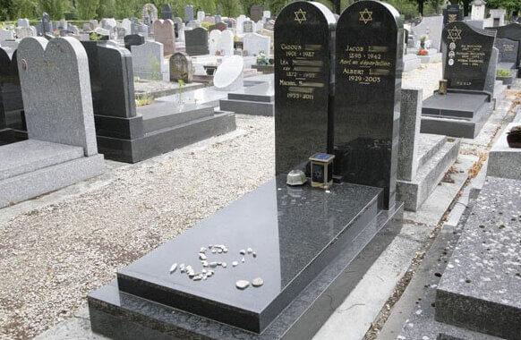 monument funeraire juif TOMBSTELE