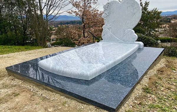 pierre tombale en marbre tombstele