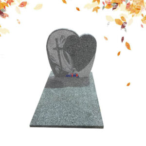 Pierre tombale croisée en forme de coeur