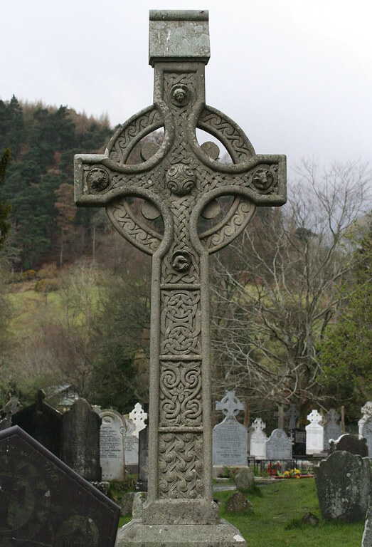 croix de pierre tombale