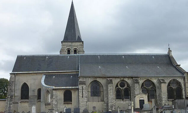 Comment s'appelle un cimetière à côté d'une église1
